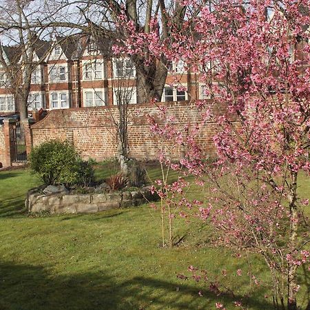 Aylestone Court Hotel Hereford Bagian luar foto